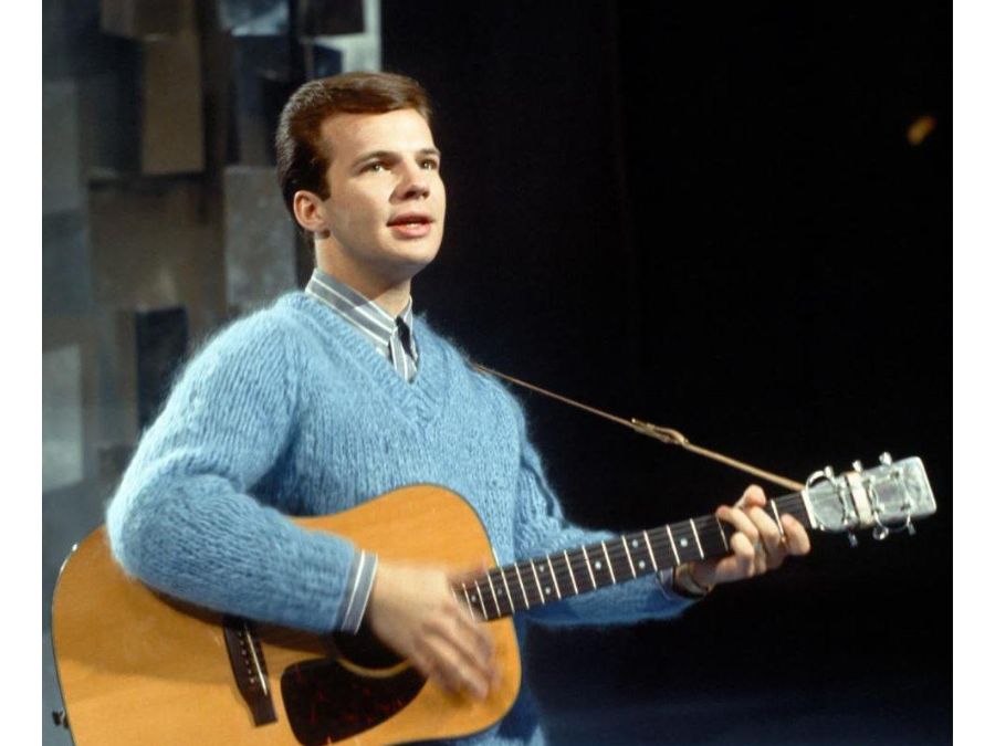 Exploring the Romantic Lyrics of Bobby Vee’s ‘More Than I Can Say’